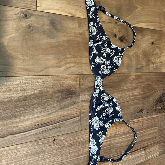 Acacia Swimwear manhattan top and Mumbai bottom in blossom - Picture 3 of 8